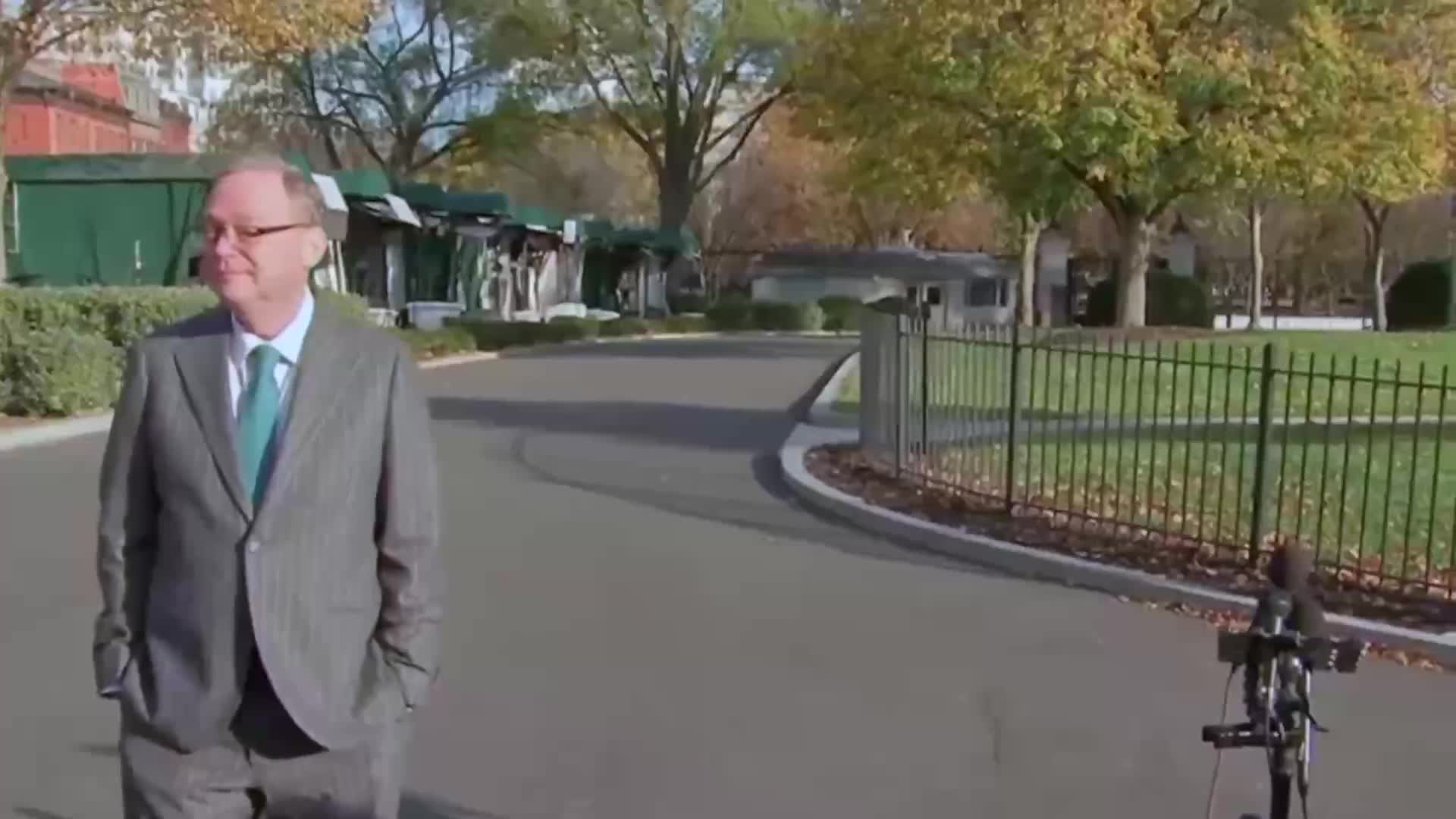 Press Briefing: Kevin Hassett Speaks to Reporters Outside the White House - November 7, 2025