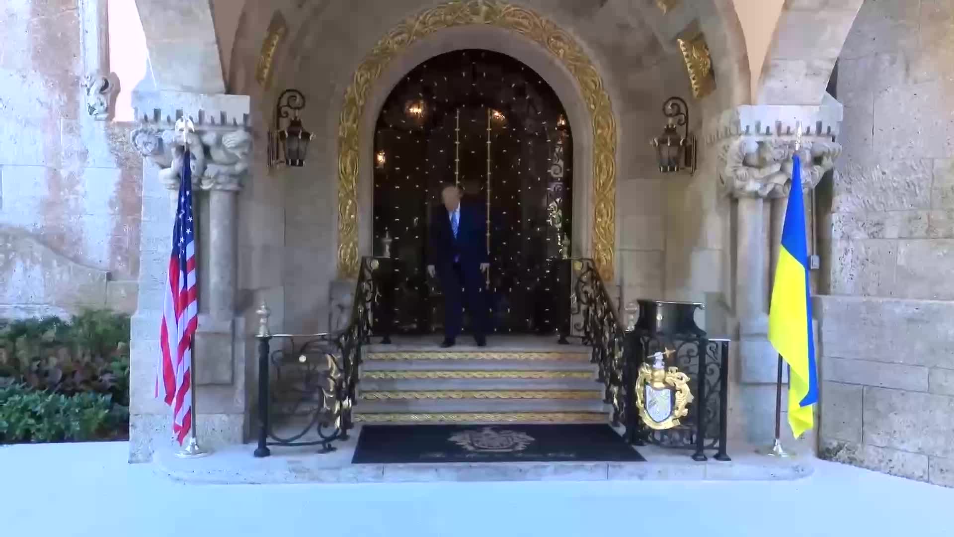 Remarks: Donald Trump Greets Volodymyr Zelenskyy on Arrival at Mar-a-Lago - December 28, 2025