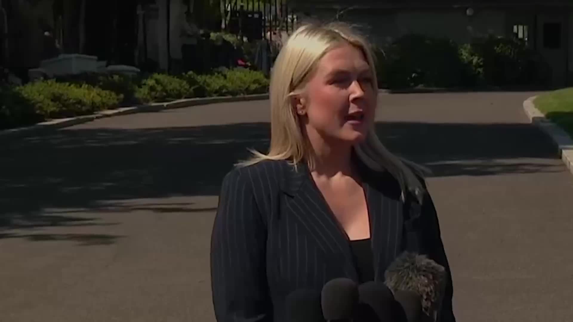 Press Briefing: Karoline Leavitt Speaks to Reporters Outside the White House - April 2, 2026