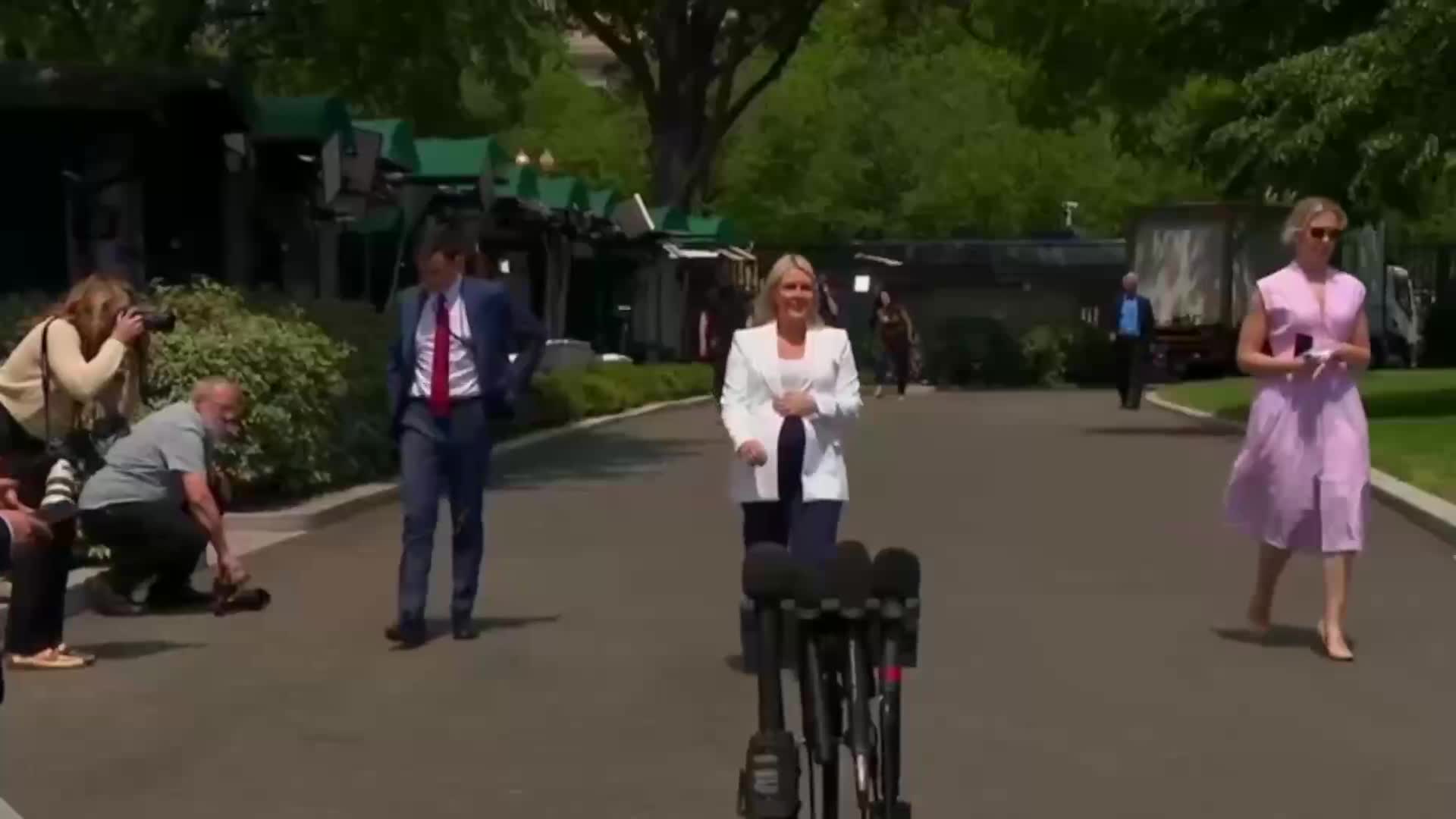 Press Briefing: Karoline Leavitt Speaks to Reporters Outside the White House - April 24, 2026